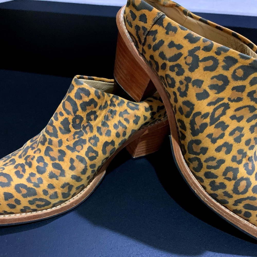 Poppy Barley The Heeeled Mule Cheetah Print Size 7
